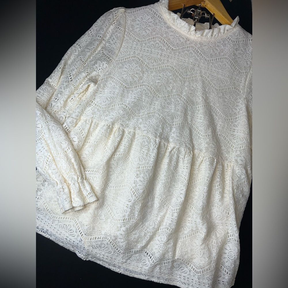 Polagram Cream Lace BOHO cottagecore Long sleeves with ruffled cuff Size L EUC